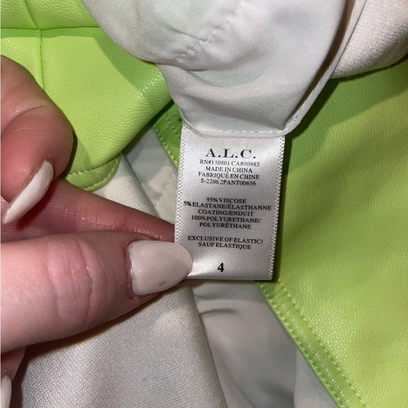 New! A.L.C. Vegan Leather Green Shorts 💚 size 4 NWT! - Picture 16 of 16